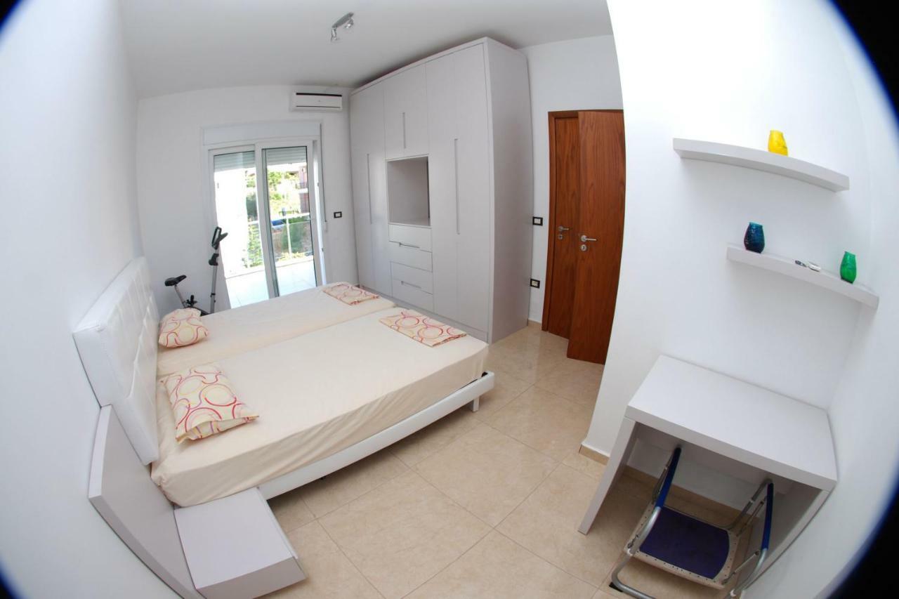 Azzura Flats Apartment Sarandë Exterior foto
